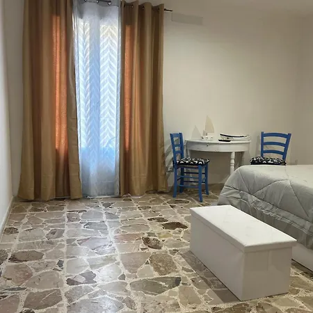 Hiera Favignana بيت ضيافة *